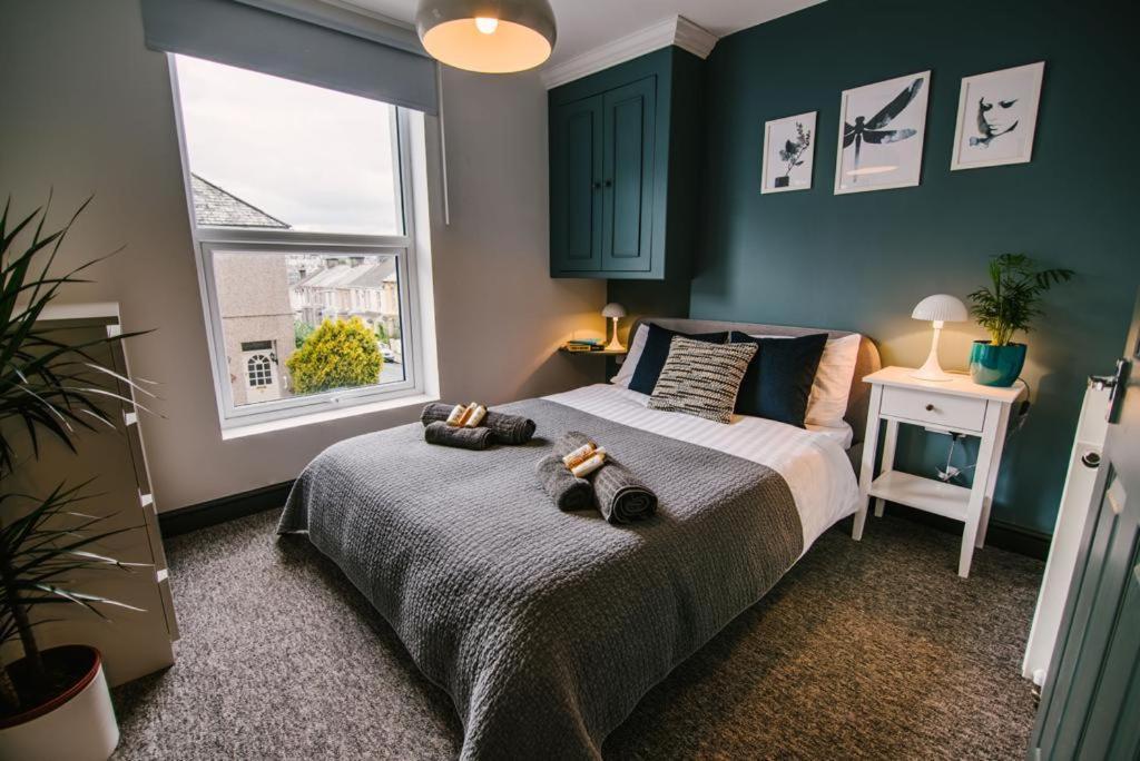 Quiet Location - 3 Bedroom Family House With 3 Shower Room - 2 Parking Spaces Plymouth Buitenkant foto