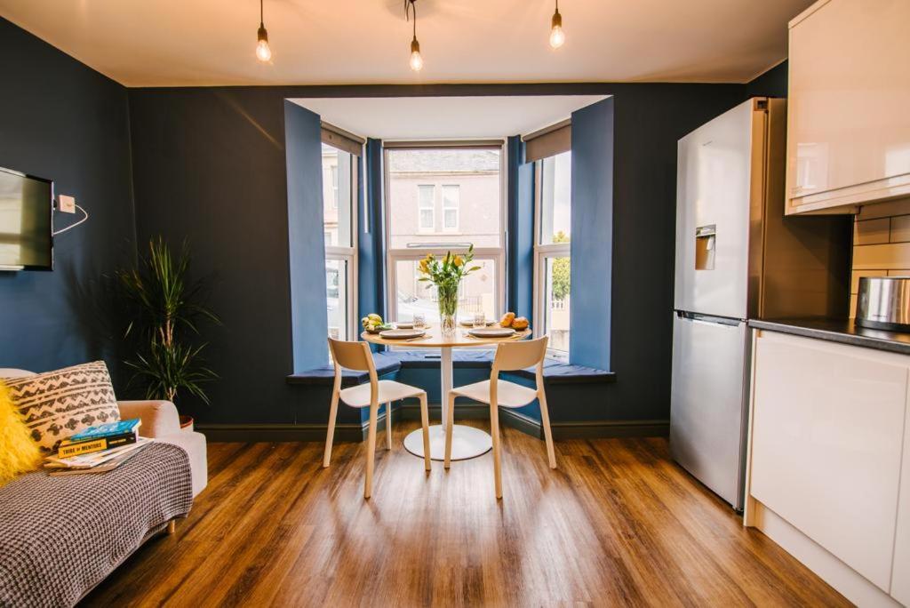 Quiet Location - 3 Bedroom Family House With 3 Shower Room - 2 Parking Spaces Plymouth Buitenkant foto